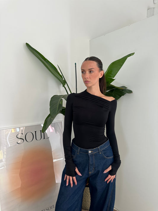 Asymmetric Longsleeve